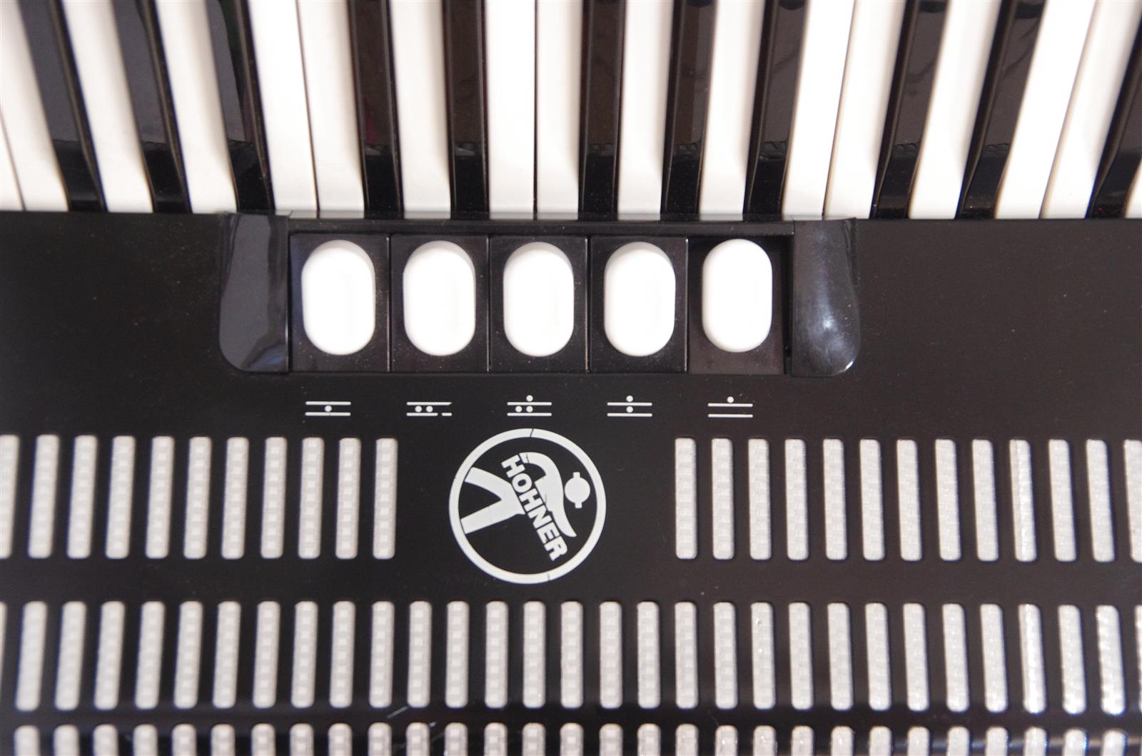 Akkordeon Hohner Bravo III 34/72/III/5/2 rot, gebraucht