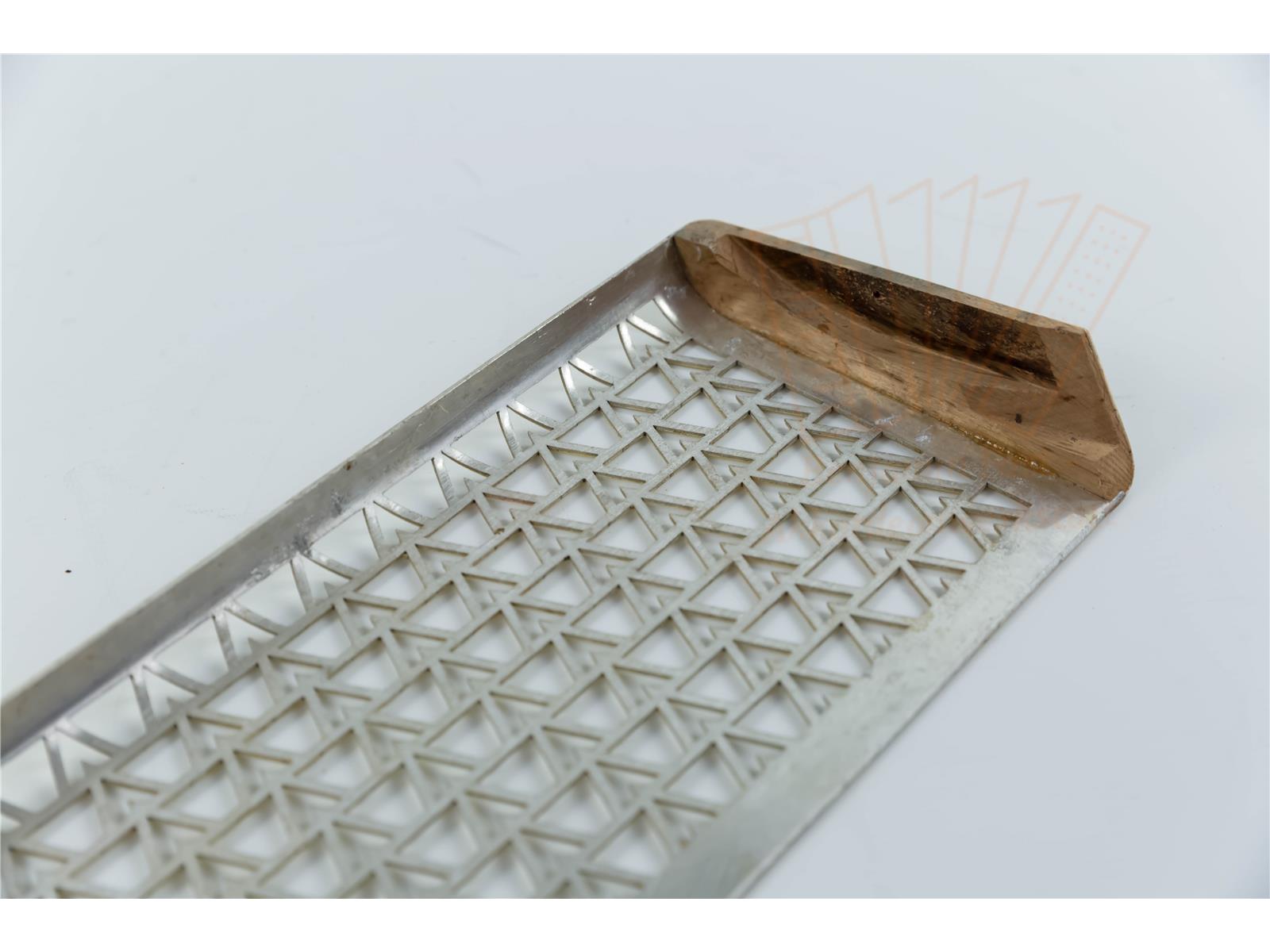 Diskantverdeck Klingenthaler Akkordeon weiß/elfenbein - gebraucht Diskantverdeck Klingenthaler Akkordeon weiß/elfenbein - gebraucht