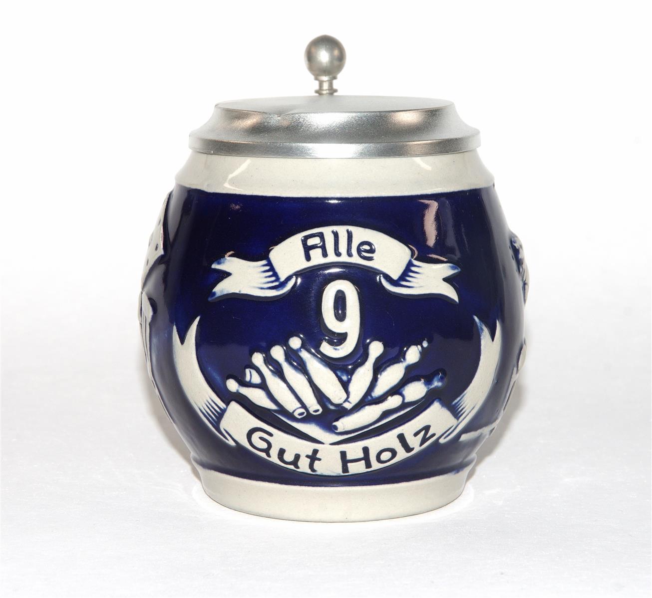 Bierkrug Kegeln Porzellan Zinndeckel blau Bierkrug Kegeln Porzellan Zinndeckel blau