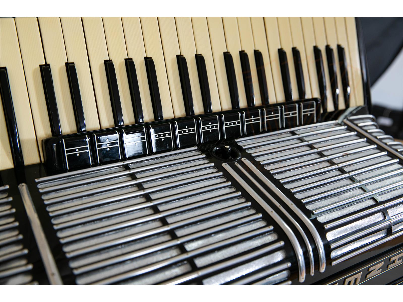 Akkordeon Hohner Morino VI M 185 Bass - gebraucht