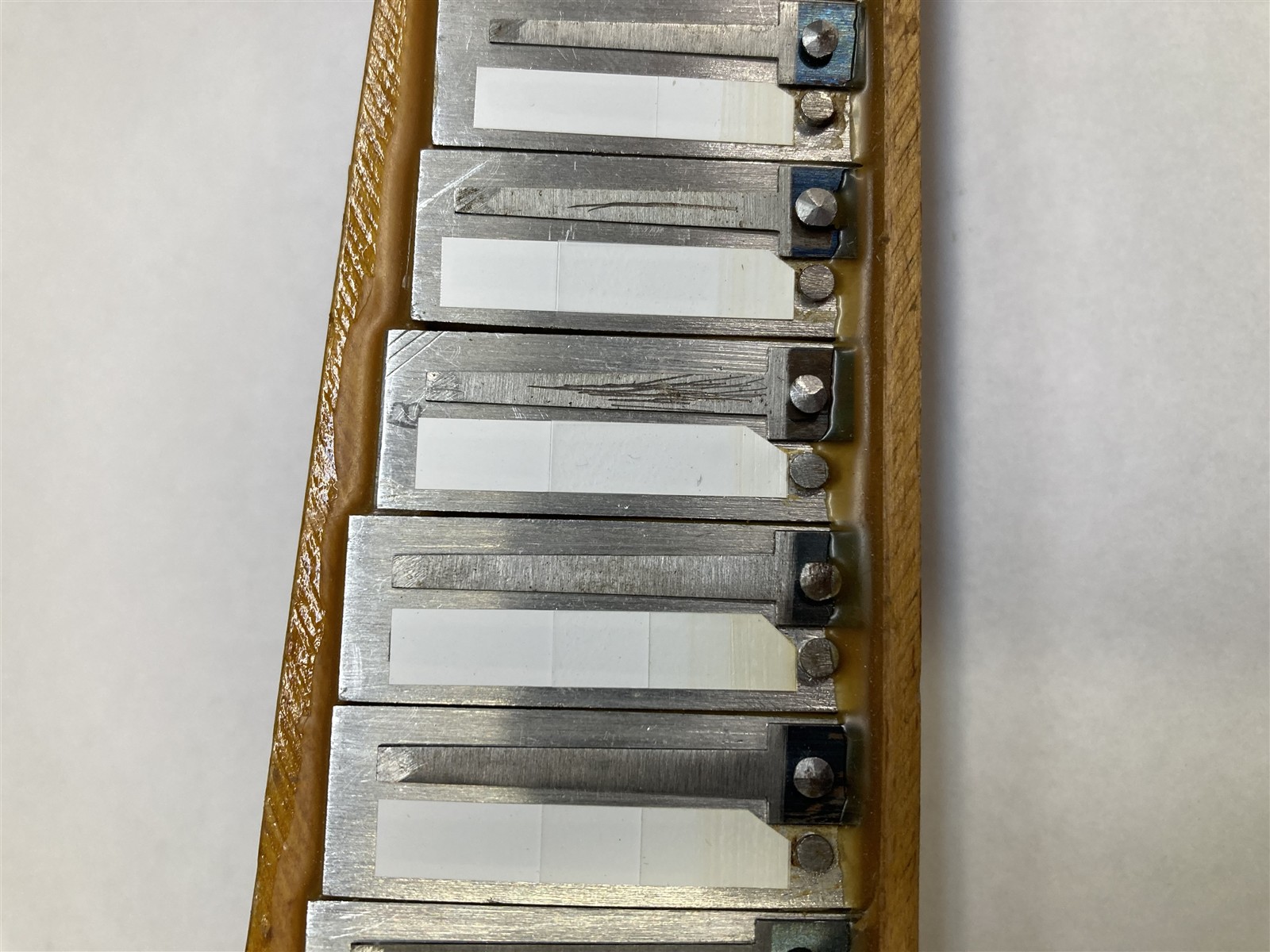 Stimmplatten und -stöcke Stimmplatten und -stöcke