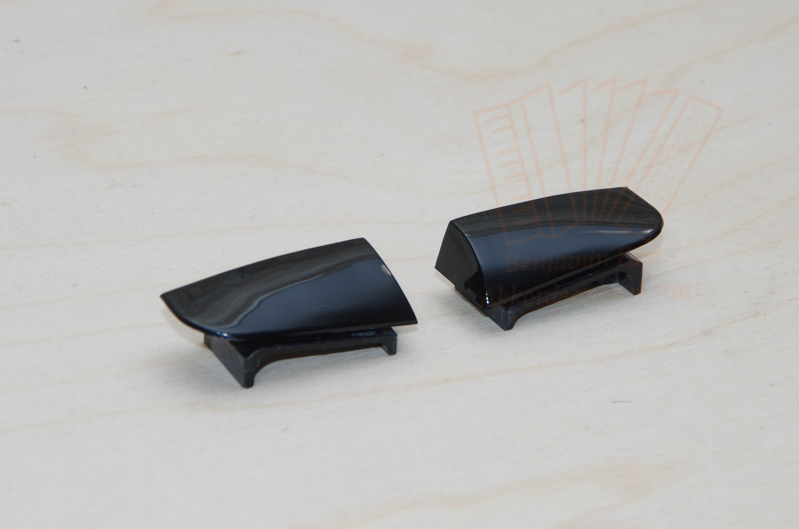 Seitenteile D-Register Hohner Atlantic, gebraucht Seitenteile D-Register Hohner Atlantic, gebraucht Rechts