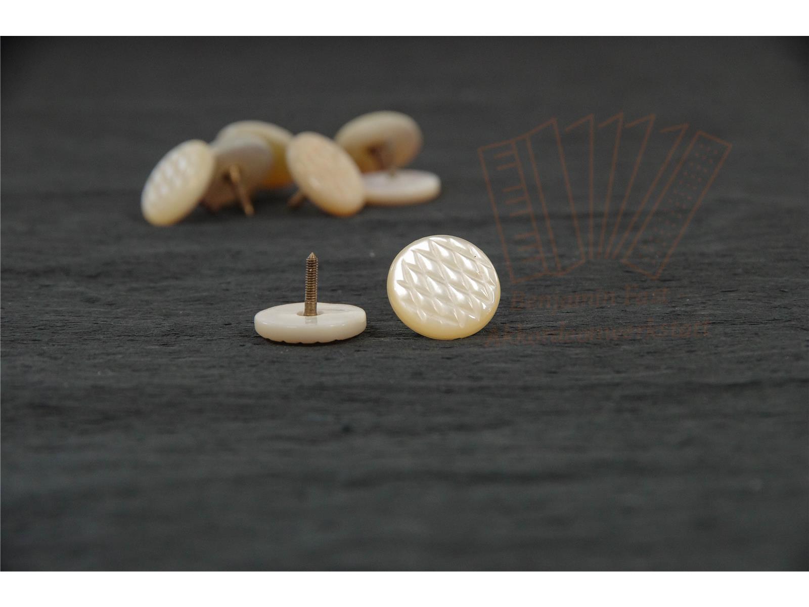 Diskantknopf 15,8 mm Perlmutt gebraucht weiß geriffelt