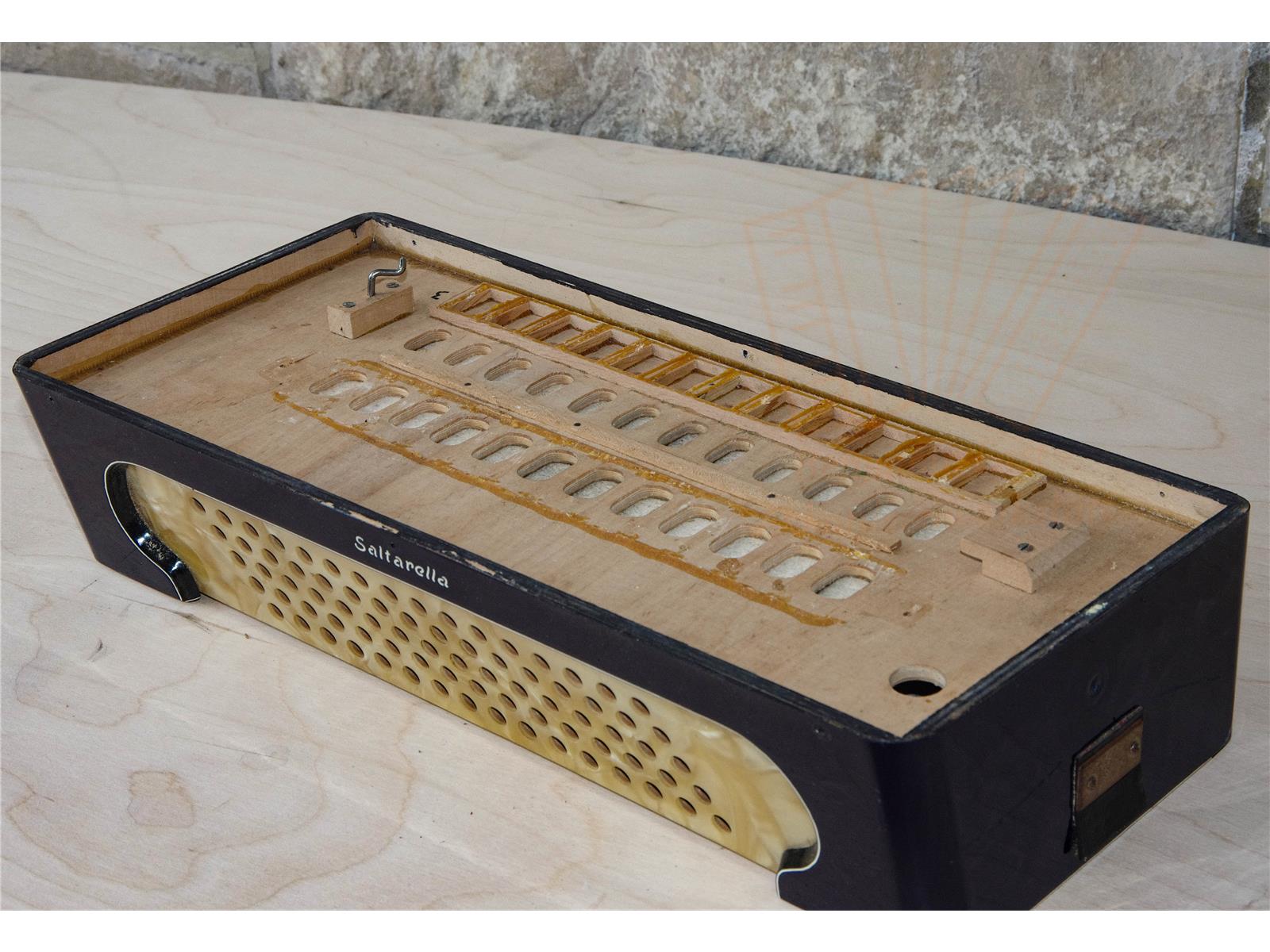 Bassgehäuse Akkordeon Saltarella - gebraucht