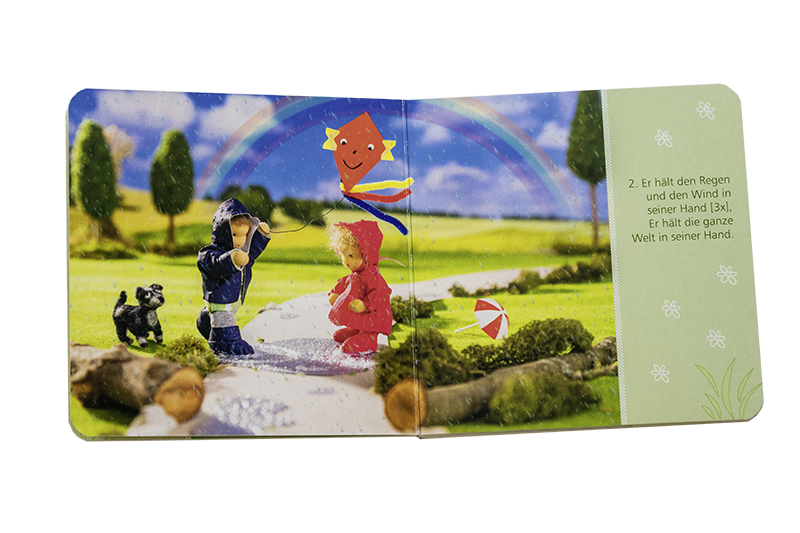 Er hält die ganze Welt in seiner Hand (Pappebuch)